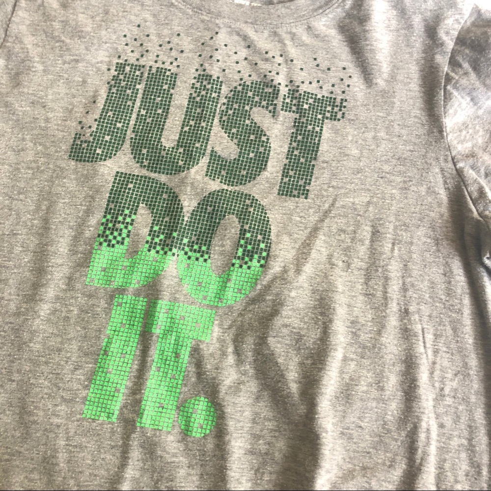 Nike tee - Picture 2 of 4